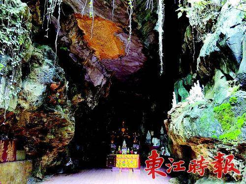 ▲龙岩寺里的祭台今景。
