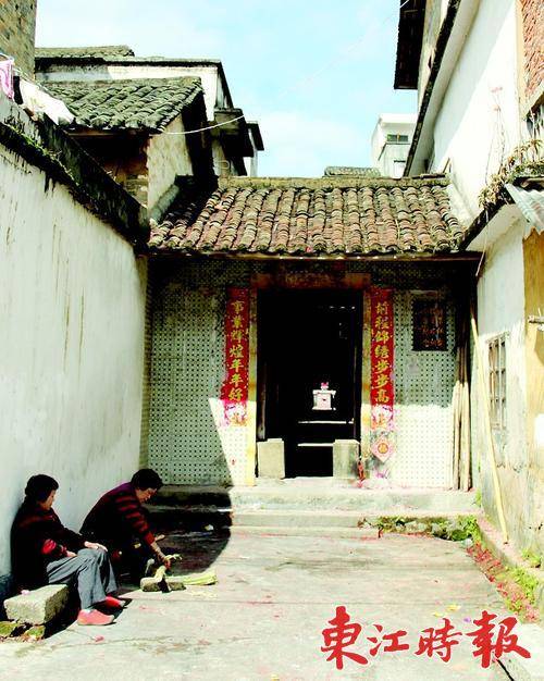 龙城塘唇李屋祠堂。本组图片 《东江时报》记者侯县军 摄 