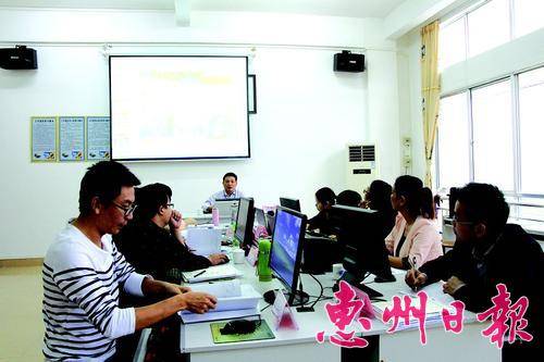  赵榕深教师工作室教学研讨。 