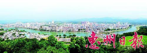 龙门县城山城合璧山清水秀。 